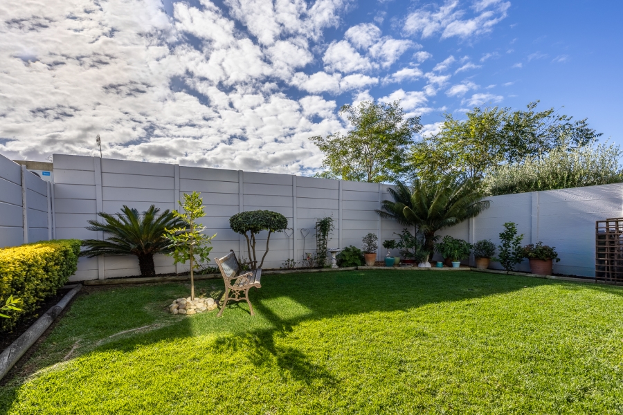 3 Bedroom Property for Sale in Uitzicht Western Cape